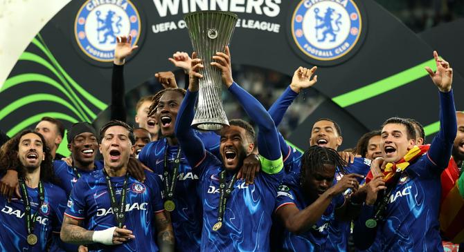 赛地聚焦：足总杯今夜热度飙升，国际米兰绝杀压哨，气氛紧张，赛季目标并未改变的简单介绍